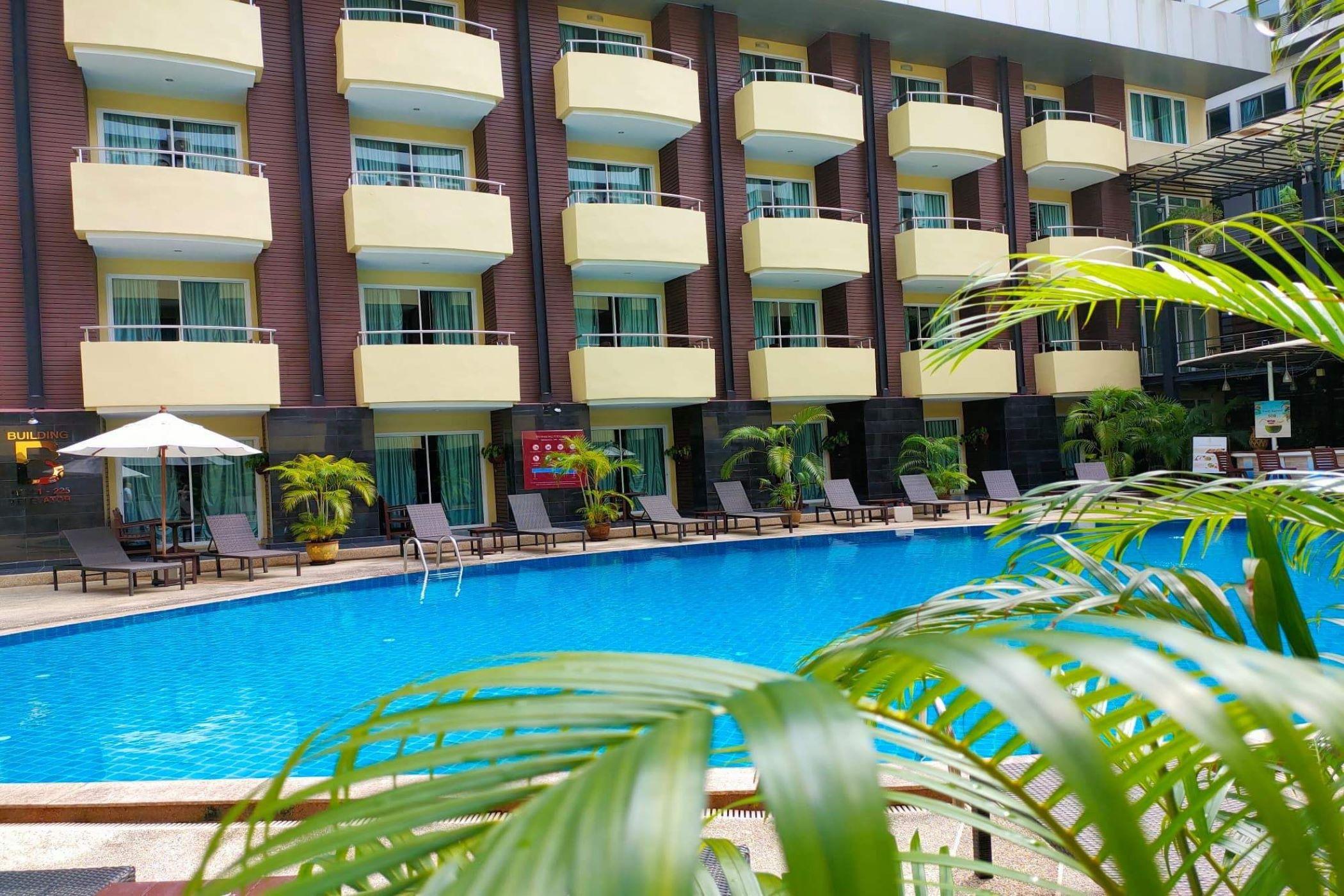 Baron Beach Hotel Pattaya Extérieur photo