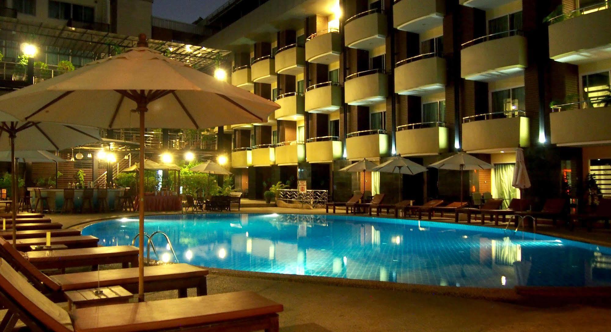 Baron Beach Hotel Pattaya Extérieur photo