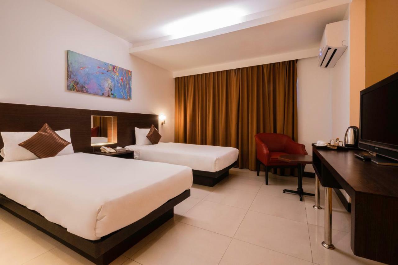 Baron Beach Hotel Pattaya Extérieur photo